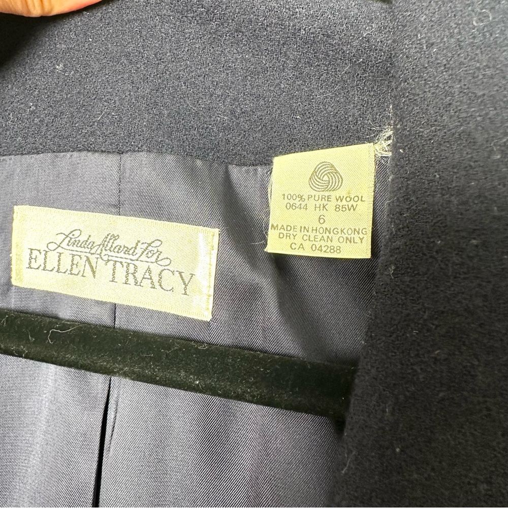 Vintage 100% Wool Preppy Heritage Old Money Navy Embroidered Crest Blazer - Picture 3 of 15